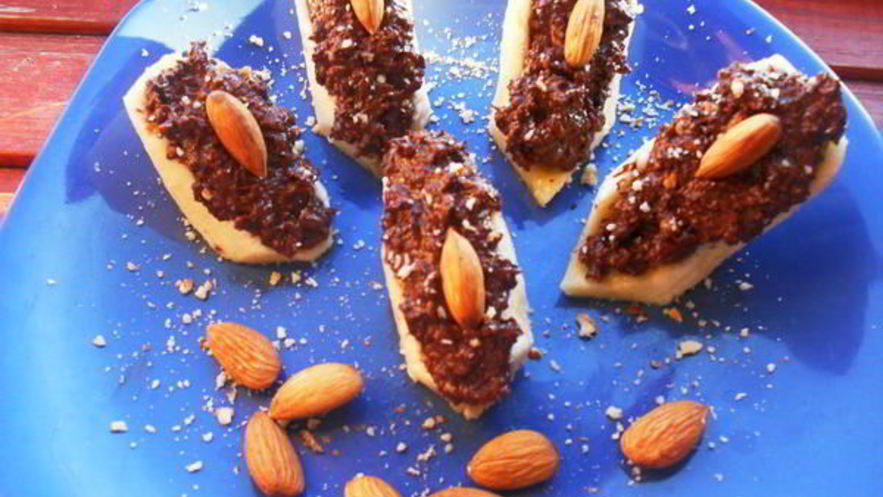 Рецепт бананов, фаршированных шоколадом и орехами