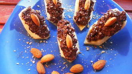 Рецепт бананов, фаршированных шоколадом и орехами