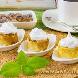 Рецепт Блинчиков с яблоками под Безе