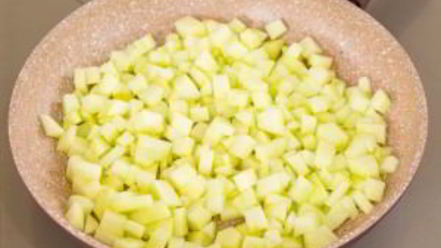 Рецепт блинчиков с яблоками под безе