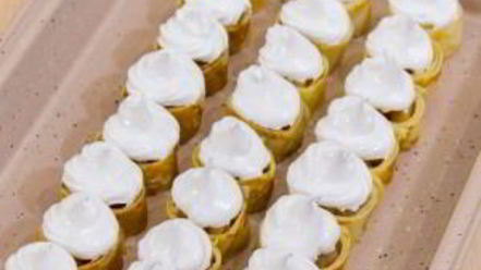 Рецепт блинчиков с яблоками под безе