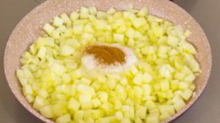 Рецепт блинчиков с яблоками под безе