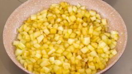 Рецепт блинчиков с яблоками под безе