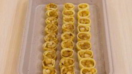 Рецепт блинчиков с яблоками под безе