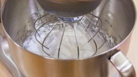 Рецепт блинчиков с яблоками под безе