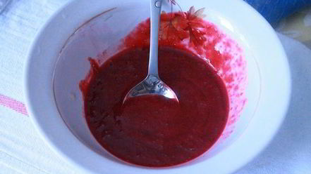 Рецепт орехового торта-безе с малиновым кремом