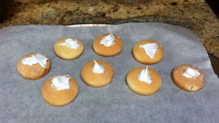 Рецепт печений-безе с черной смородиной