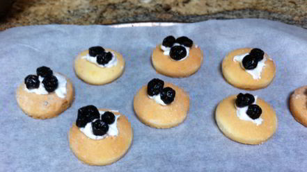 Рецепт печений-безе с черной смородиной