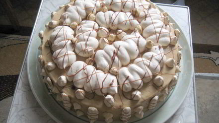 Рецепт шоколадного бисквита с безе, крем с ноткой мокко