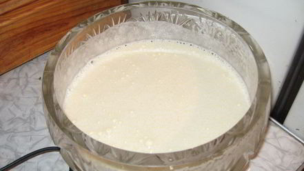 Рецепт шоколадного бисквита с безе, крем с ноткой мокко