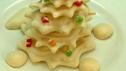 Рецепт снежной елки из безе