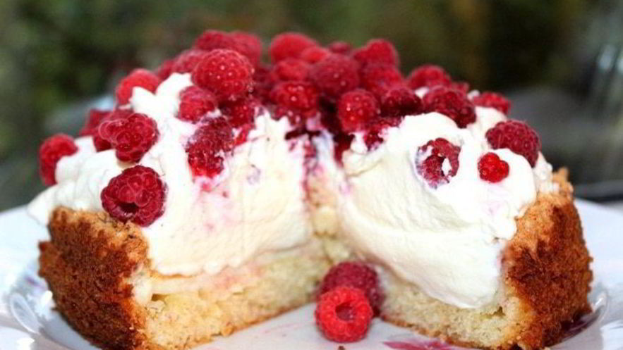 Рецепт торта-безе с малиной