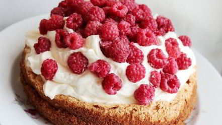 Рецепт торта-безе с малиной