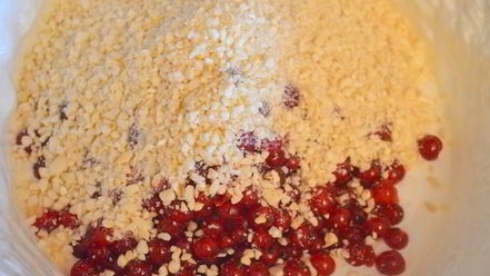 Рецепт ягодного торта-безе