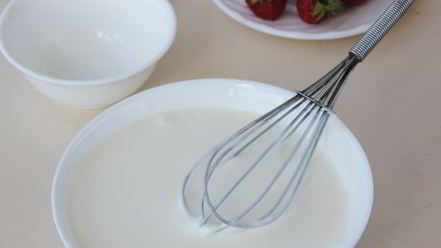 Рецепт десерта из клубники и сметаны с желатином