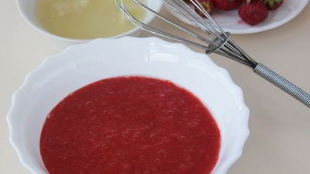 Рецепт десерта из клубники и сметаны с желатином