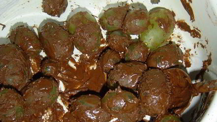 Рецепт десерта из винограда и шоколада трюфельки