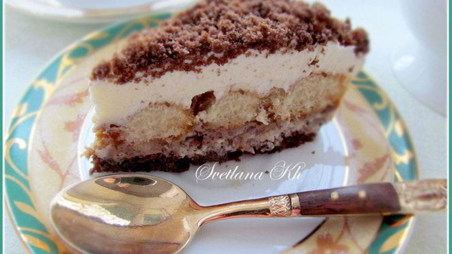 Рецепт десерта с халвой, клюквой и сливками