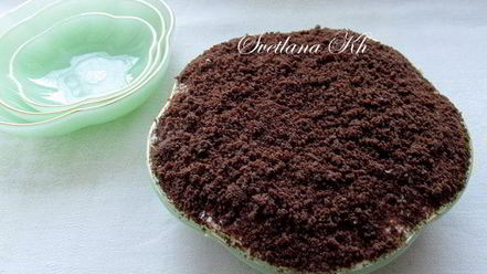 Рецепт десерта с халвой, клюквой и сливками