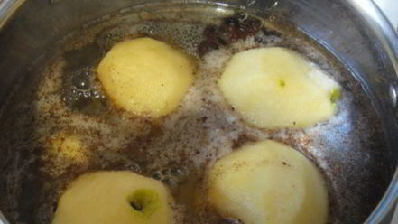 Рецепт грушевых лодочек с пряником и халвой