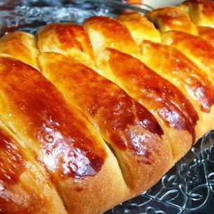 Рецепт Косы с целой плиткой шоколада, халвой и бананом