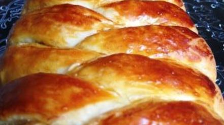 Рецепт косы с целой плиткой шоколада, халвой и бананом