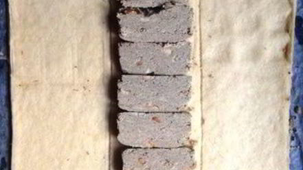 Рецепт косы с целой плиткой шоколада, халвой и бананом