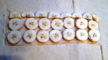 Рецепт косы с целой плиткой шоколада, халвой и бананом