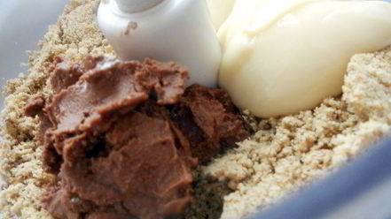 Рецепт шоколадных конфет с халвой