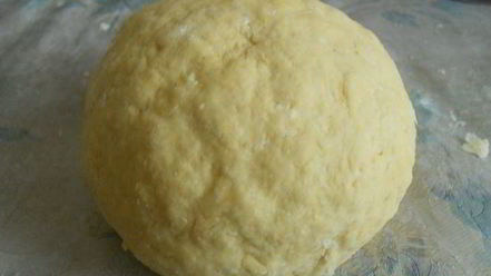 Рецепт творожного рулета с халвой