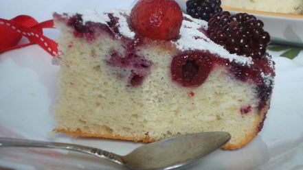 Рецепт клафути с ягодным ассорти