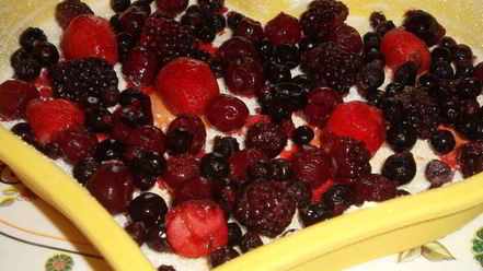 Рецепт клафути с ягодным ассорти