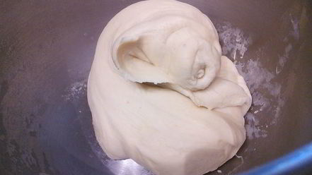 Рецепт клубничных бухтельн с ванильным пудингом и штрейзелем