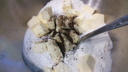 Рецепт клубничных бухтельн с ванильным пудингом и штрейзелем