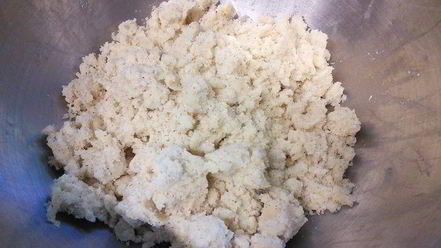 Рецепт клубничных бухтельн с ванильным пудингом и штрейзелем