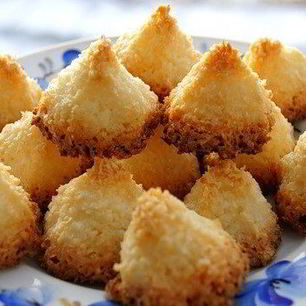 Рецепт Кокосовых конфет из стружки Пирамидки