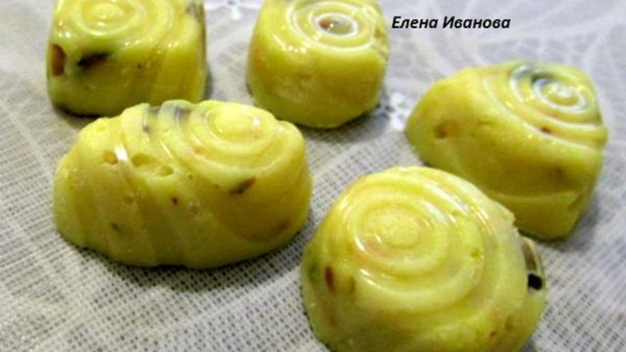 Рецепт конфет из белого шоколада с фисташками и лимоном