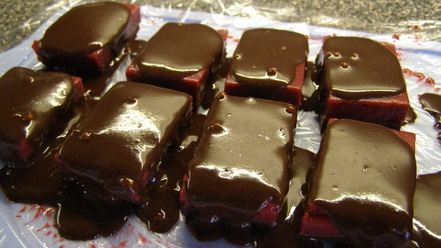 Рецепт конфет малиновых поцелуйчики