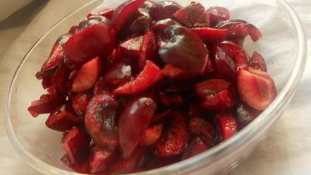 Рецепт мягких черешневых конфет с ромом и маскарпоне