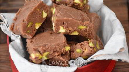 Рецепт мягких шоколадных конфет с фисташками