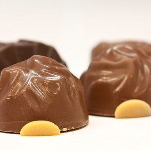 Рецепт Шоколадных конфет с начинкой из арахисового крема