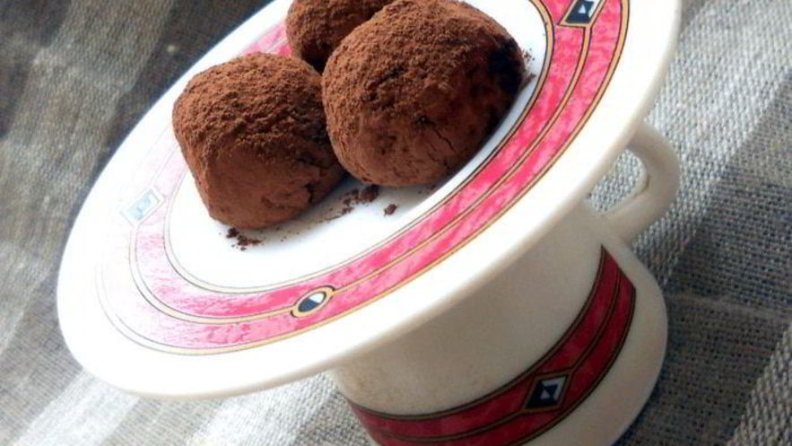 Рецепт шоколадных конфет с пралине из кешью