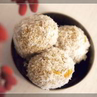 Рецепт Сыроедческих конфет с курагой