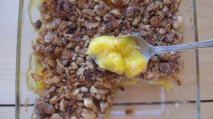 Рецепт крамбла с нектаринами и имбирем