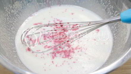 Рецепт бисквитного рулета с клубничным кремом