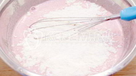 Рецепт бисквитного рулета с клубничным кремом