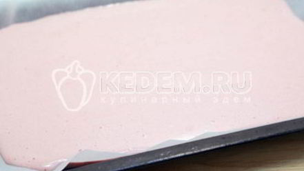 Рецепт бисквитного рулета с клубничным кремом