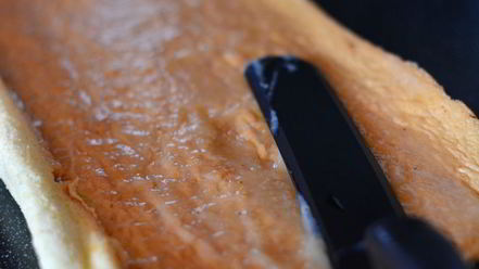 Рецепт бисквитного рулета с кремом из манки