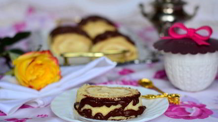 Рецепт бисквитного рулета с кремом из манки