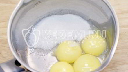 Рецепт бисквитного рулета с кремом новогодний салют